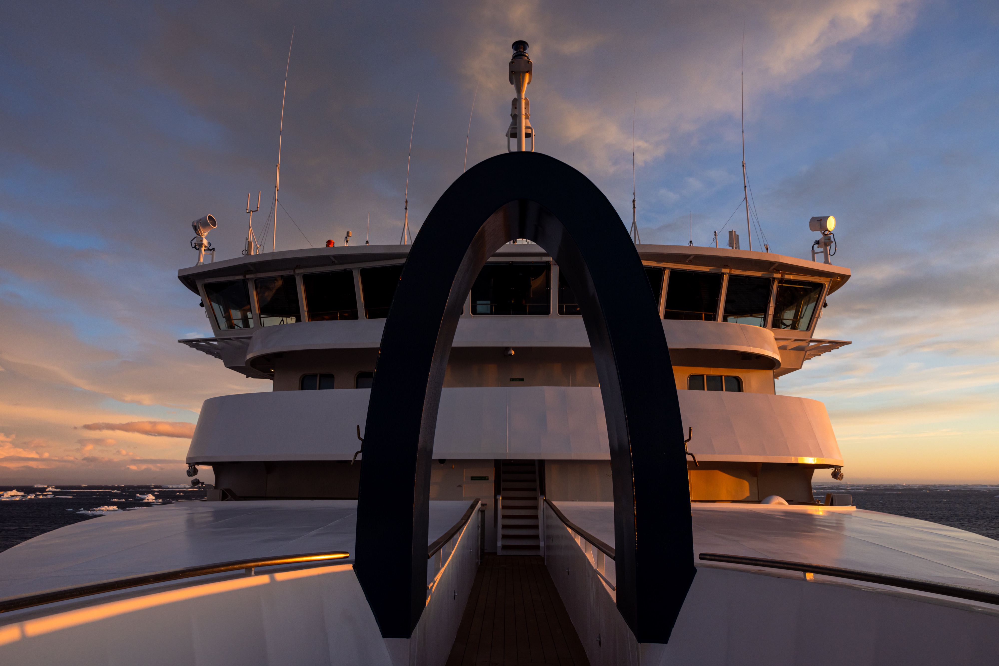 Swan Hellenic SH Minerva Swan Nest ship.jpg